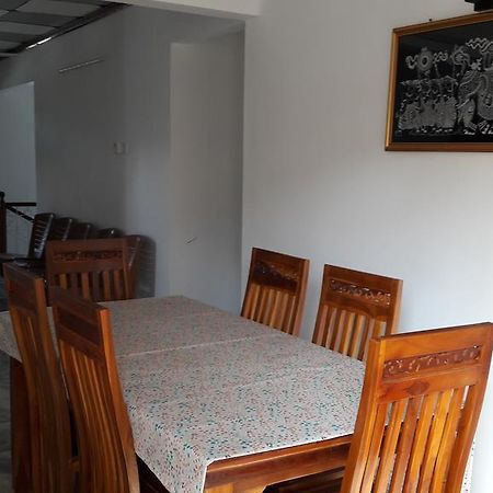 Yaarl Holiday Inn Jaffna Esterno foto