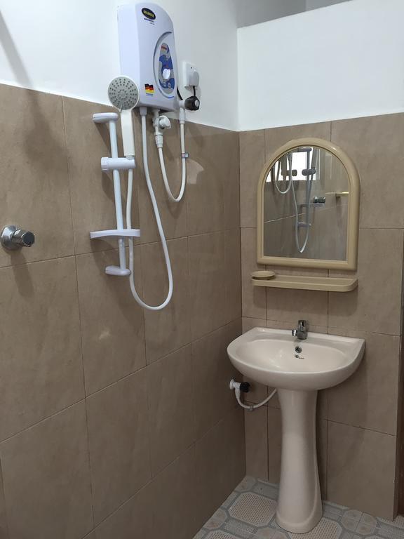 Yaarl Holiday Inn Jaffna Esterno foto
