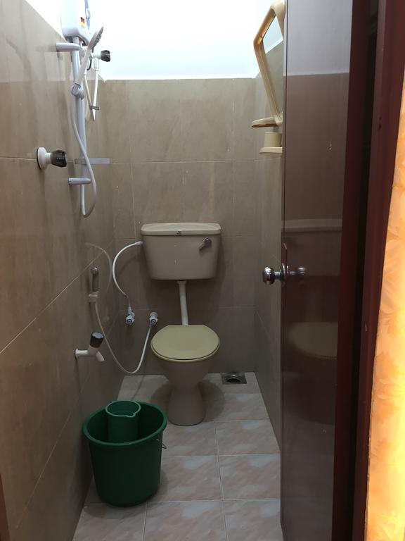 Yaarl Holiday Inn Jaffna Esterno foto
