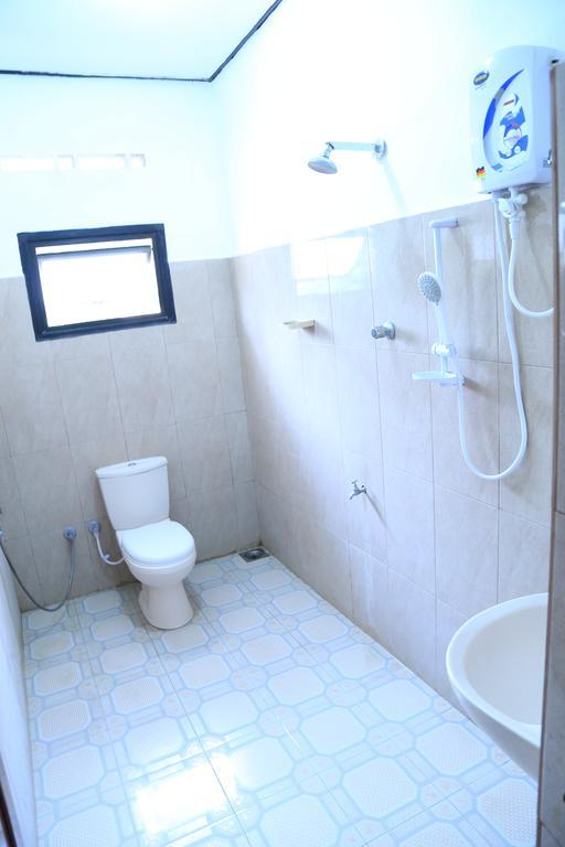 Yaarl Holiday Inn Jaffna Esterno foto