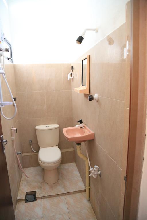 Yaarl Holiday Inn Jaffna Esterno foto