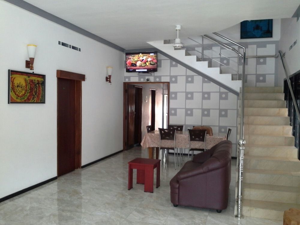 Yaarl Holiday Inn Jaffna Esterno foto